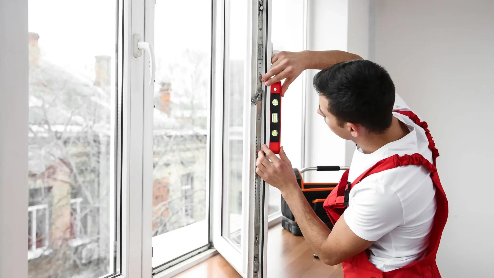 Serwis okien plastikowych – co warto zrobić raz w roku? product img